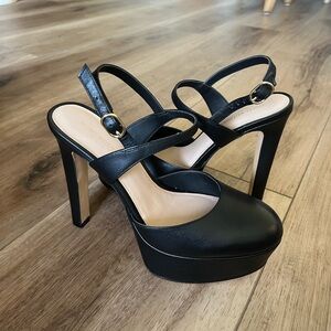 Stuart Weitzman black platform pump size 8